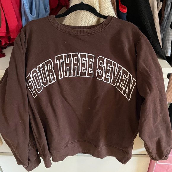 437 Brown crewneck - Picture 1 of 2